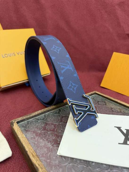 Picture of Louis Vuitton Belts _SKUfw240126969fw